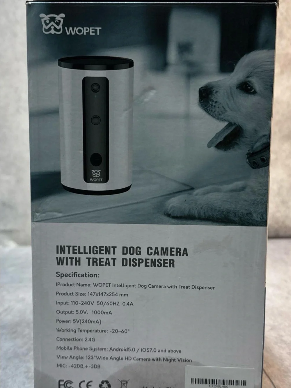 White & Black Intelligent Dog Treat Dispenser with Camera